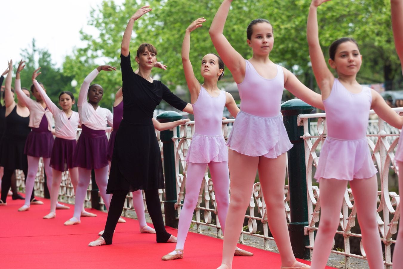 Fotos: Mucha clase en la barandilla de Irun