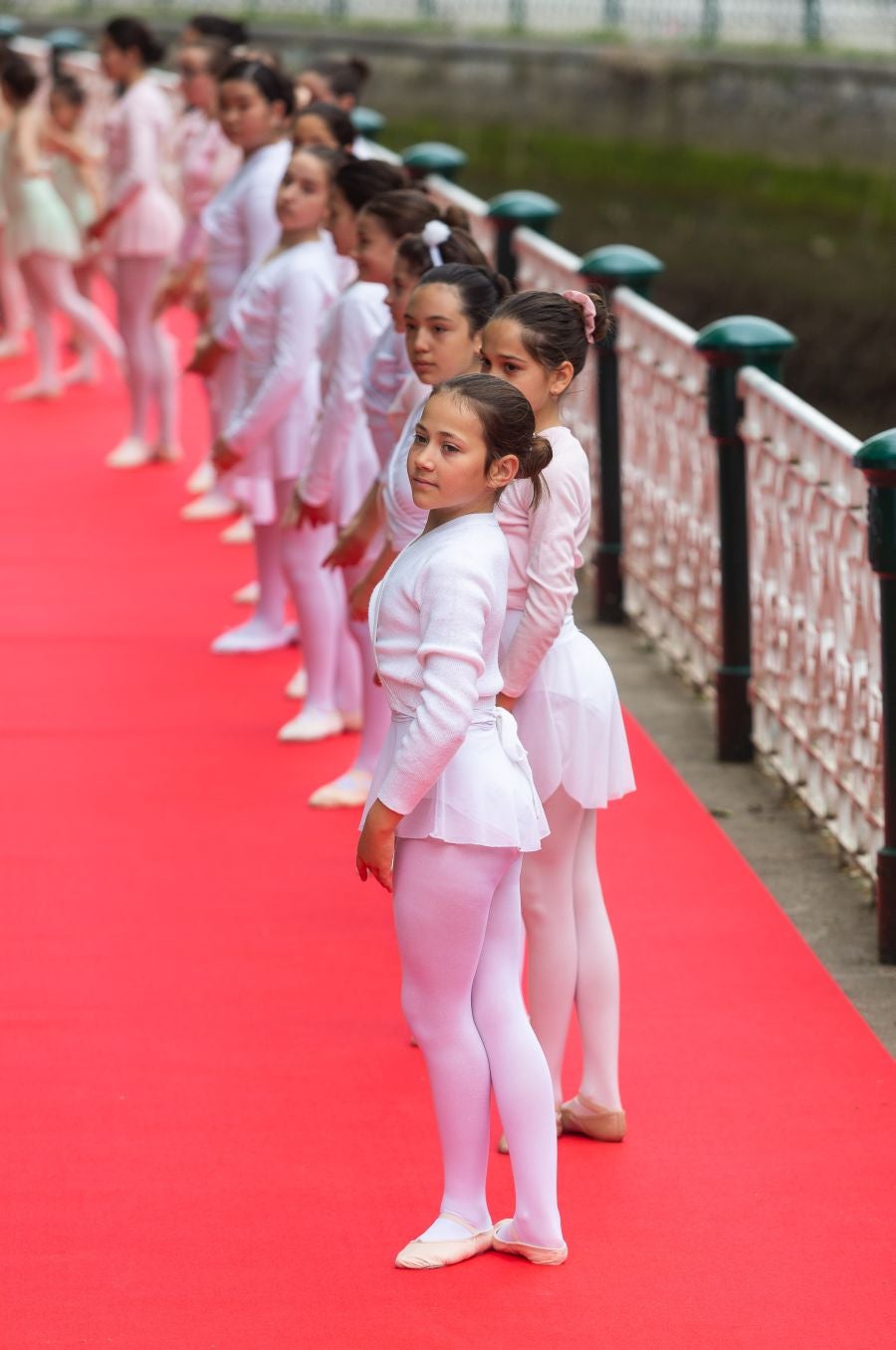 Fotos: Mucha clase en la barandilla de Irun