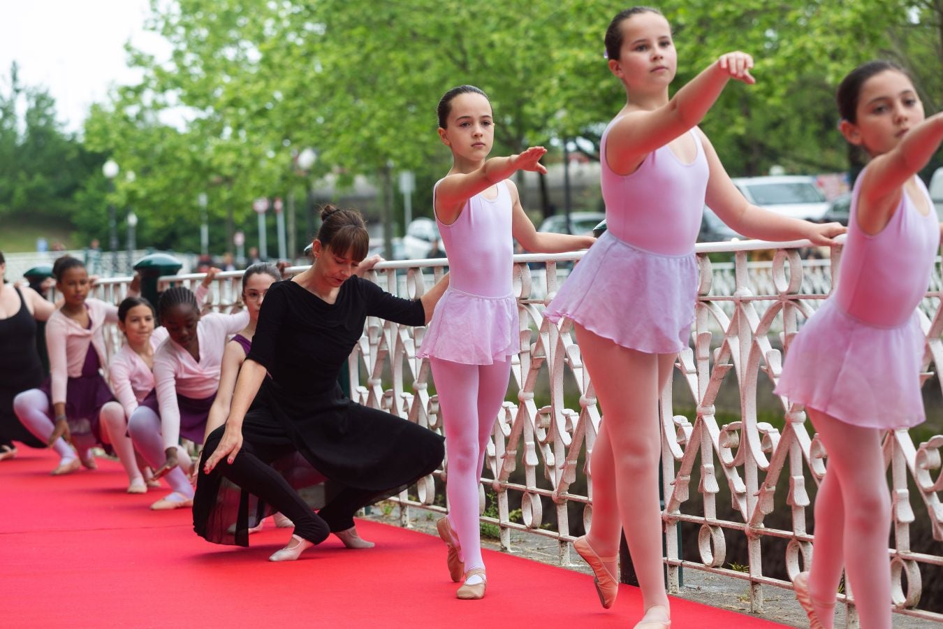 Fotos: Mucha clase en la barandilla de Irun