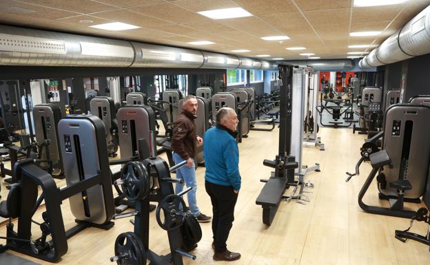 Imagen principal - El gimnasio de Casanao de Altza vuelve a abrir sus puertas con actividades como judo y danza