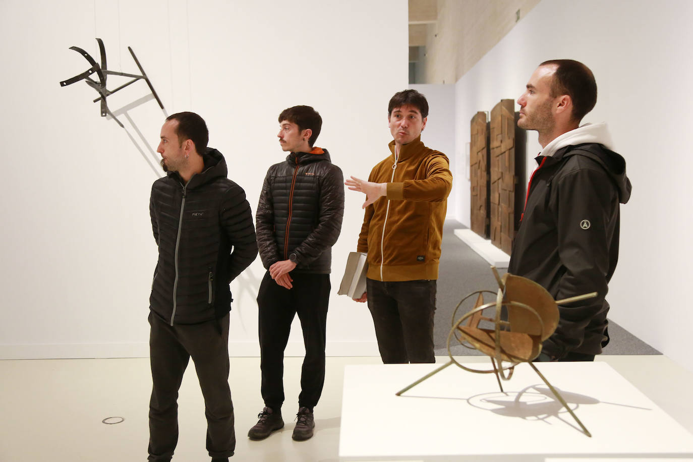 Fotos: Kukai dialoga con Chillida y Oteiza en la exposición de San Telmo