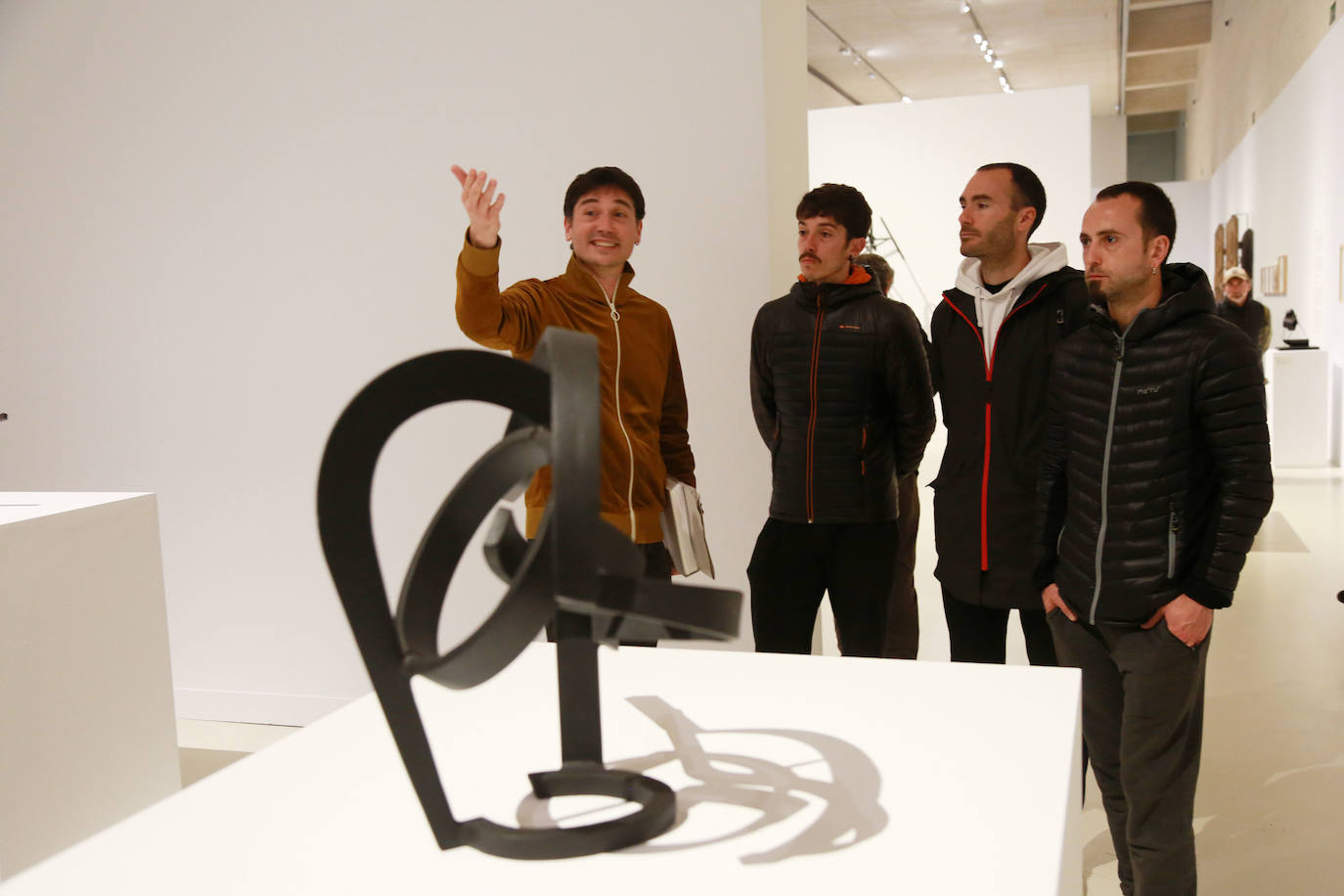 Fotos: Kukai dialoga con Chillida y Oteiza en la exposición de San Telmo