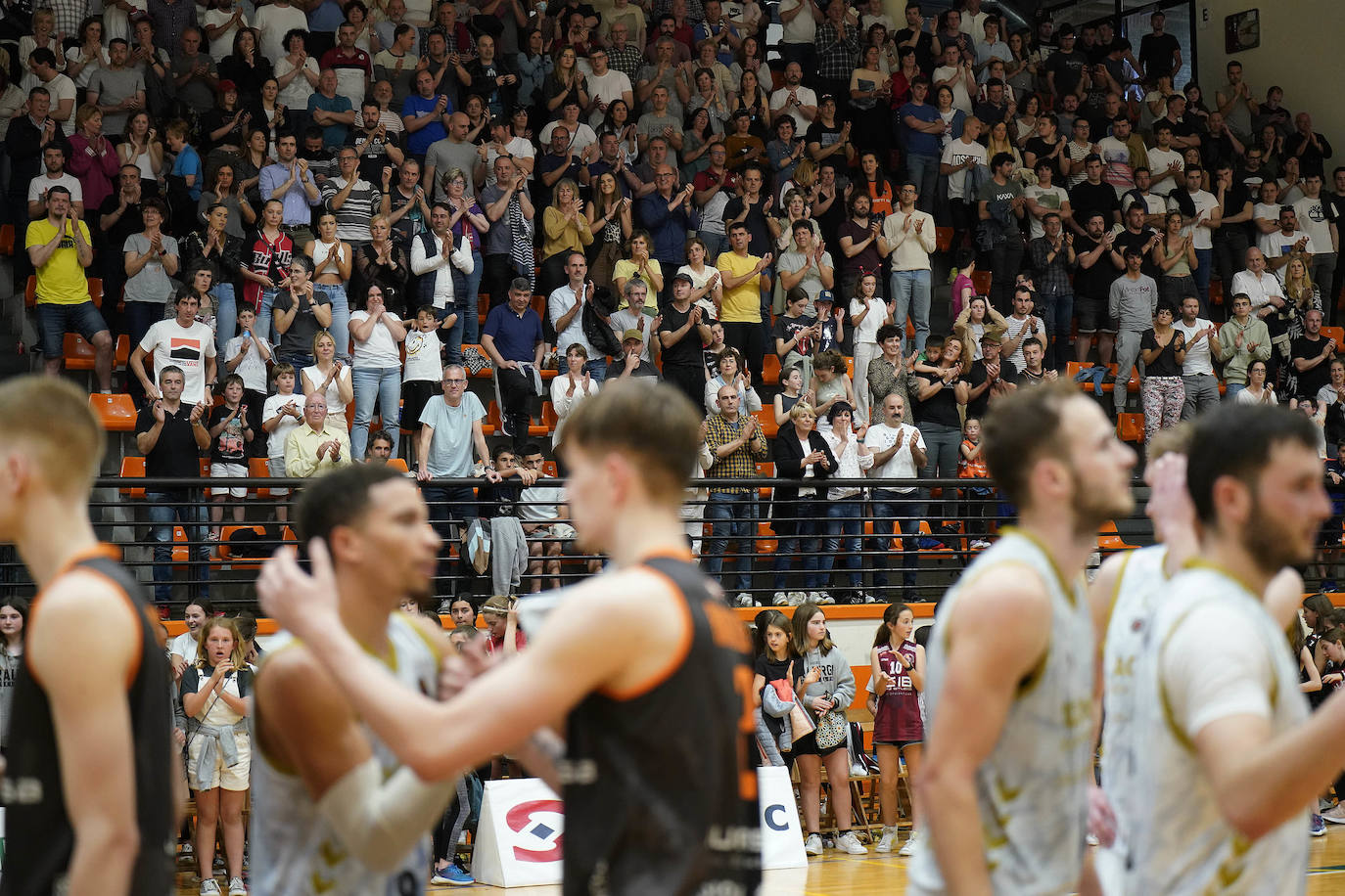 Fotos: Histórico triunfo del Juaristi Iraurgi ante el Acunsa GBC