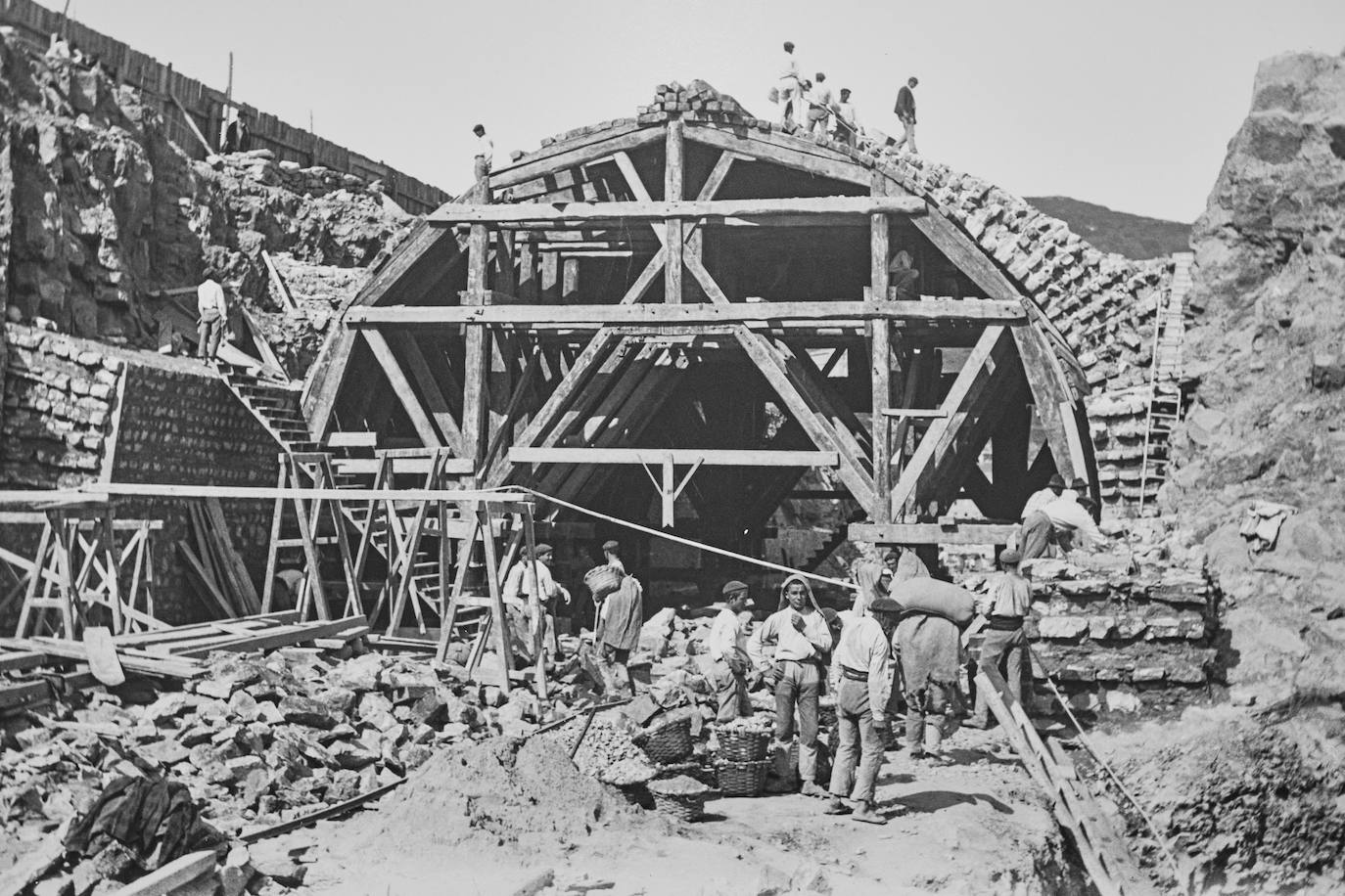 Fotos: &#039;Aurrera eginez&#039; refleja el camino de San Sebastián hacia la modernidad