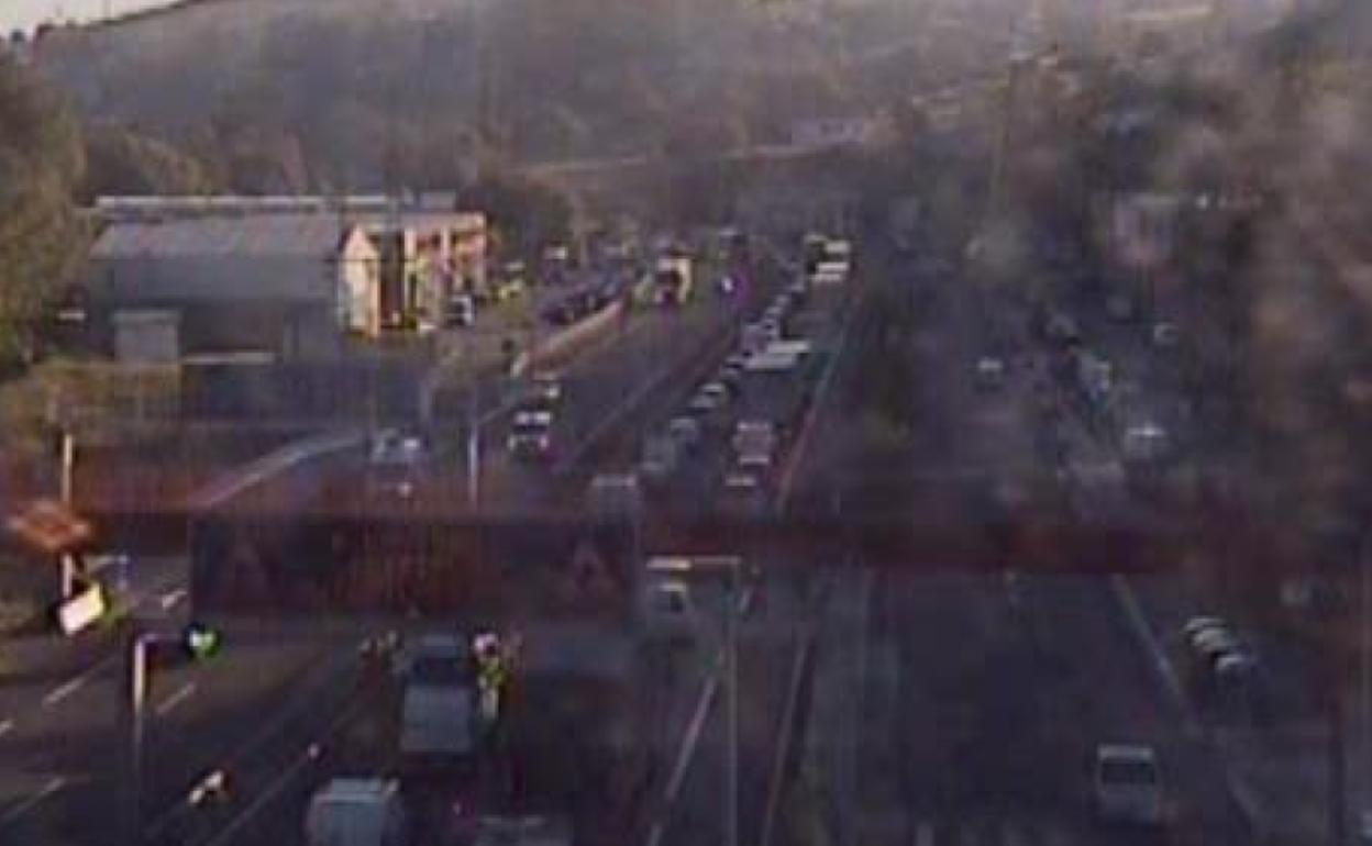 Normalidad en la N-I en Villabona tras el accidentes entre dos vehículos