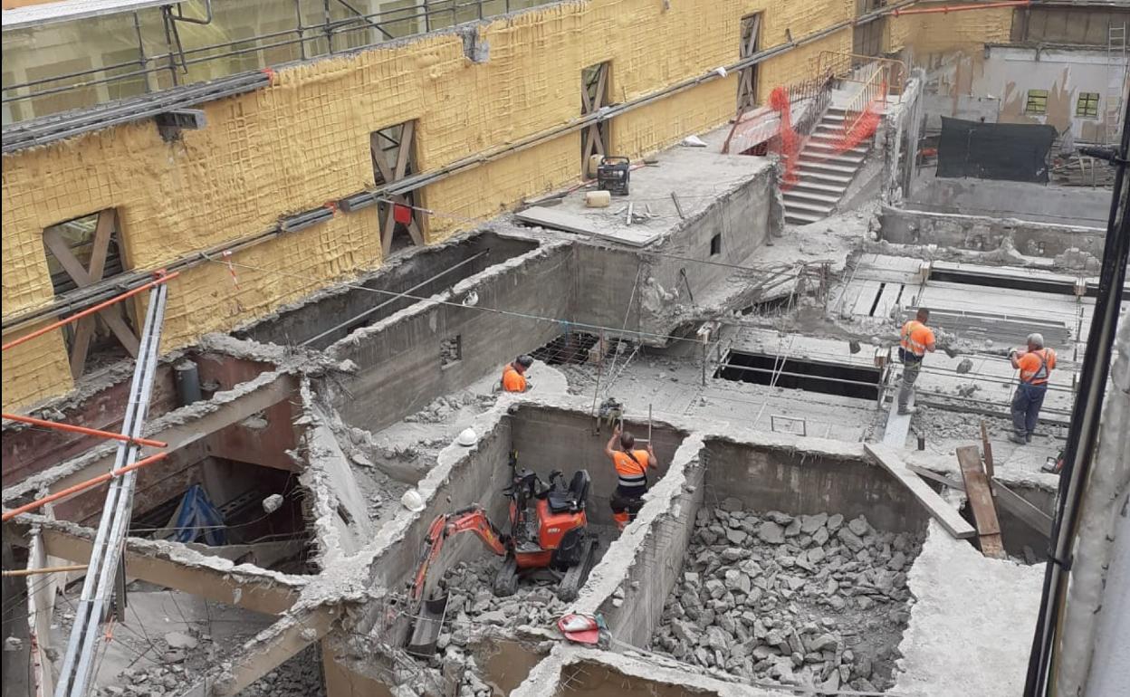 Vista del interior, actualmente vacío y en obras, del Bellas Artes. 