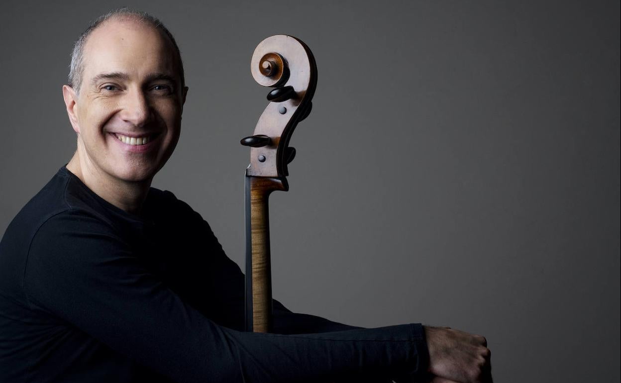 El violonchelista bilbaíno interpretará como solista la obra con la que debutó con 21 años. 