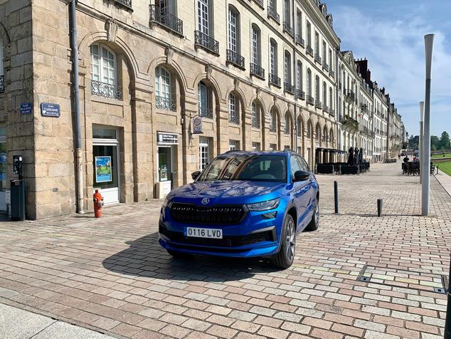Skoda Kodiaq en centro de Nantes