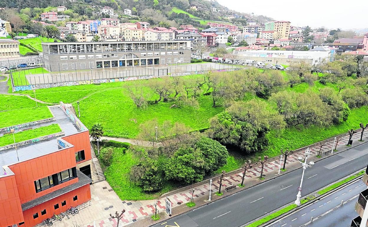 Terreno del barrio de Gros donde se construirá el nuevo edificio del BCC. 