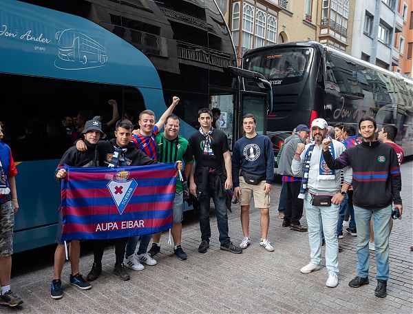 Imagen secundaria 2 - S. D. Eibar: La afición armera madruga para estar con su equipo en Leganés