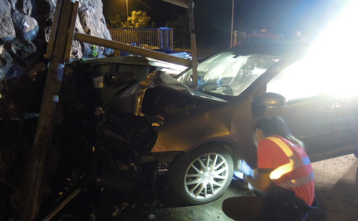Estado en el que quedó el coche conducido por el joven zestoarra.
