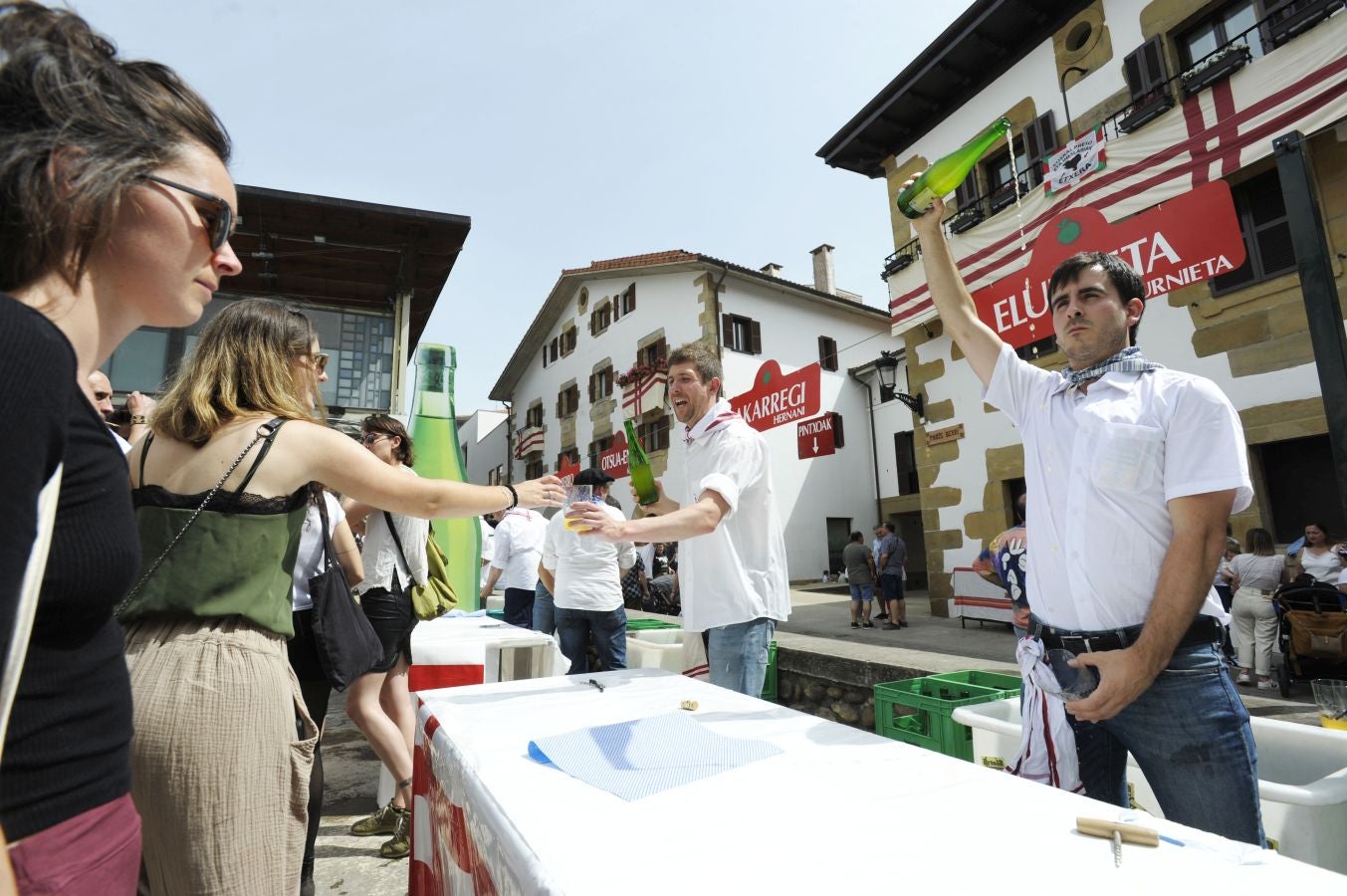 Fotos: Sagardo egun jendetsua Usurbilen