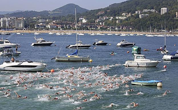 la Travesía de la Bahía de la Concha es la última de las pruebas donostiarras. 