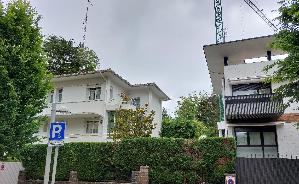 Las villas 5 y 7 de la avenida de Gipuzkoa se incorporan al catálogo local de patrimonio protegido. 