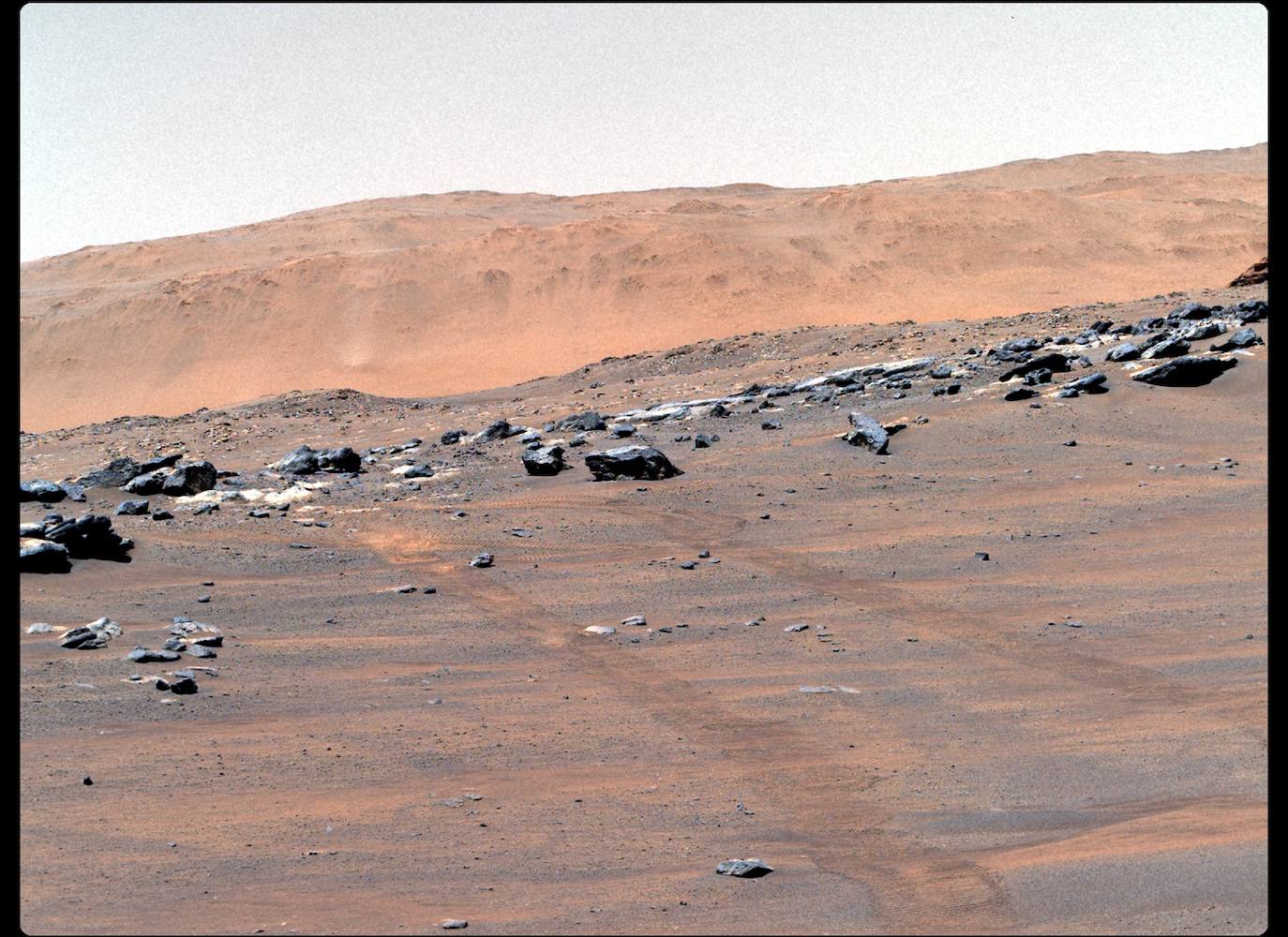 Hauts-zurrunbiloa edo o dust devil, Mastcam-Z kamerek jasotakoa. 