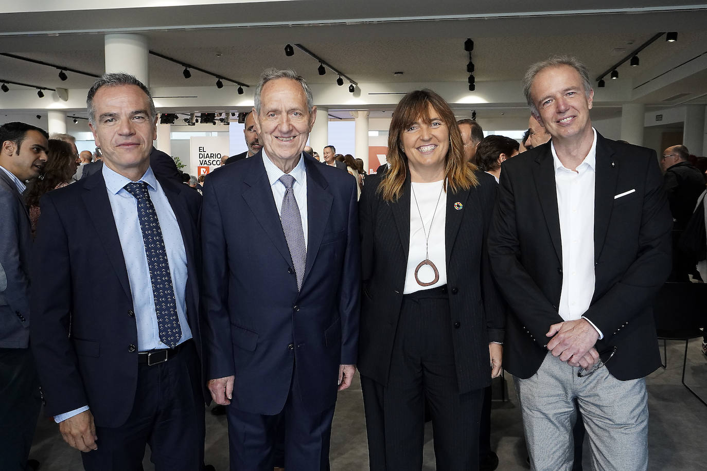 José Ramón Fernández de Barrena, José Ignacio Espel, Esther Irigaray, Ricardo Gonzalez Lafuente. 