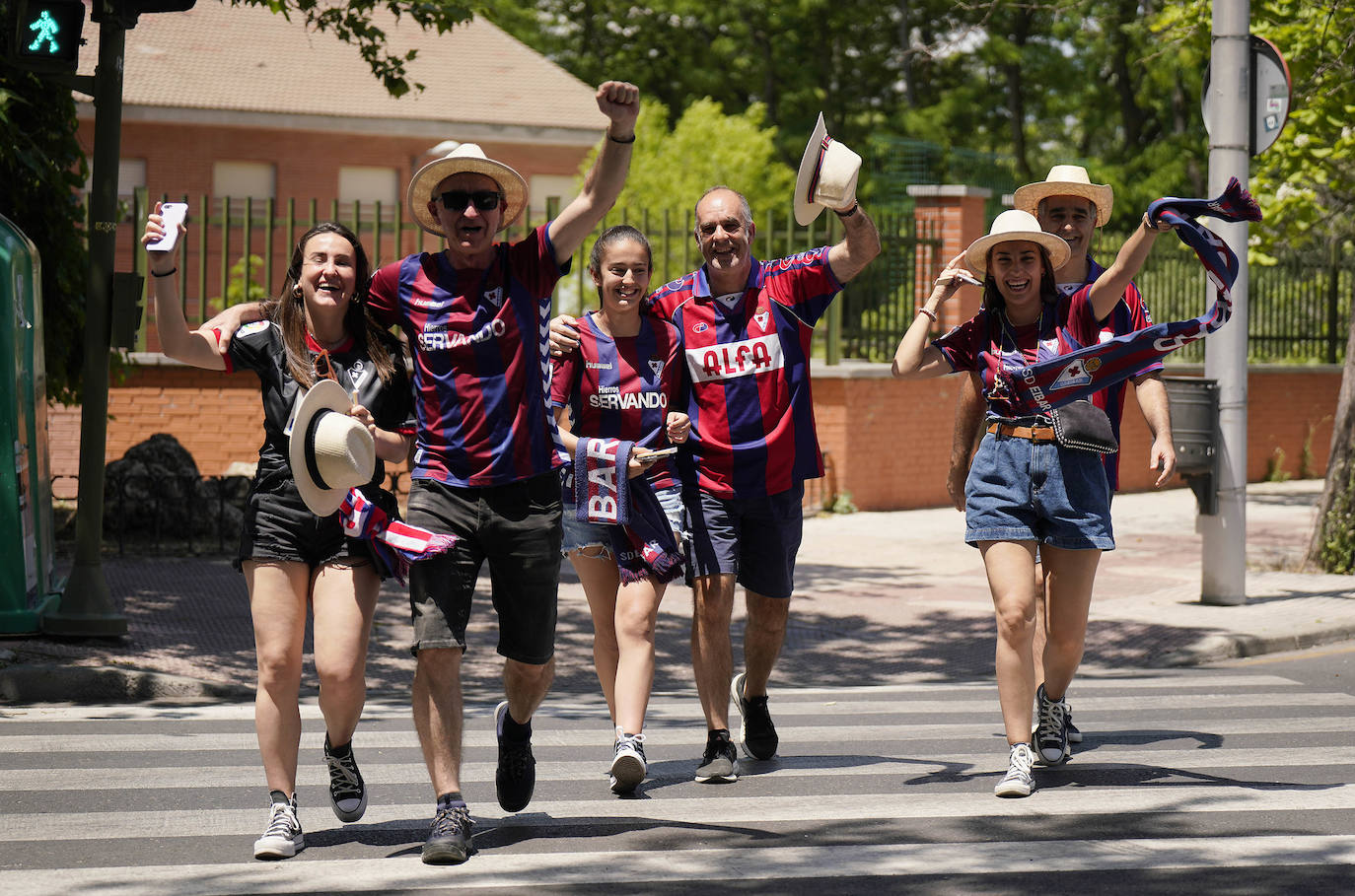 Fotos: La afición se vuelca con el Eibar