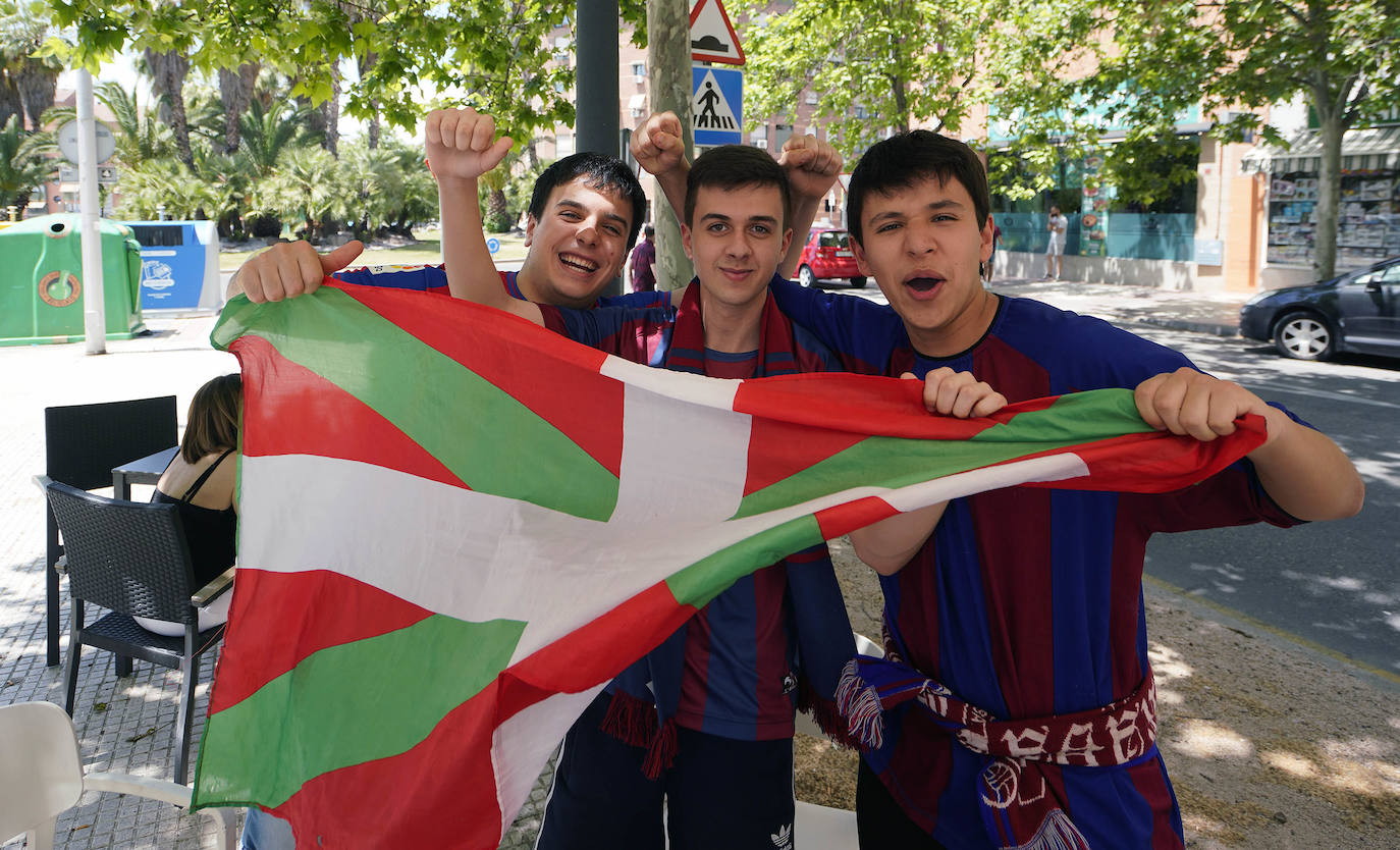 Fotos: La afición se vuelca con el Eibar