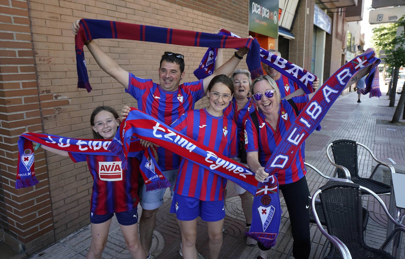 Fotos: La afición se vuelca con el Eibar