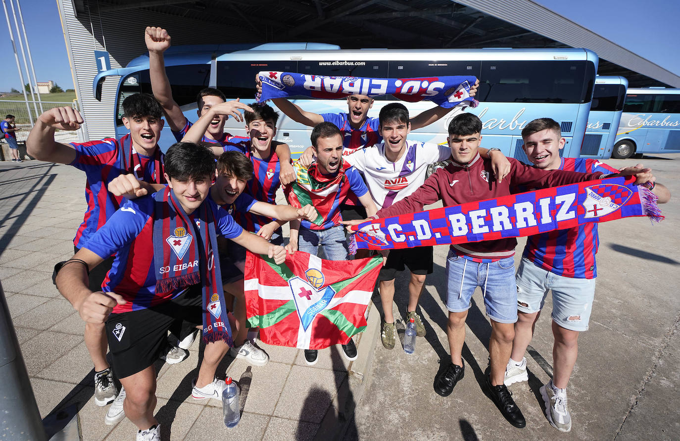 Fotos: La afición se vuelca con el Eibar