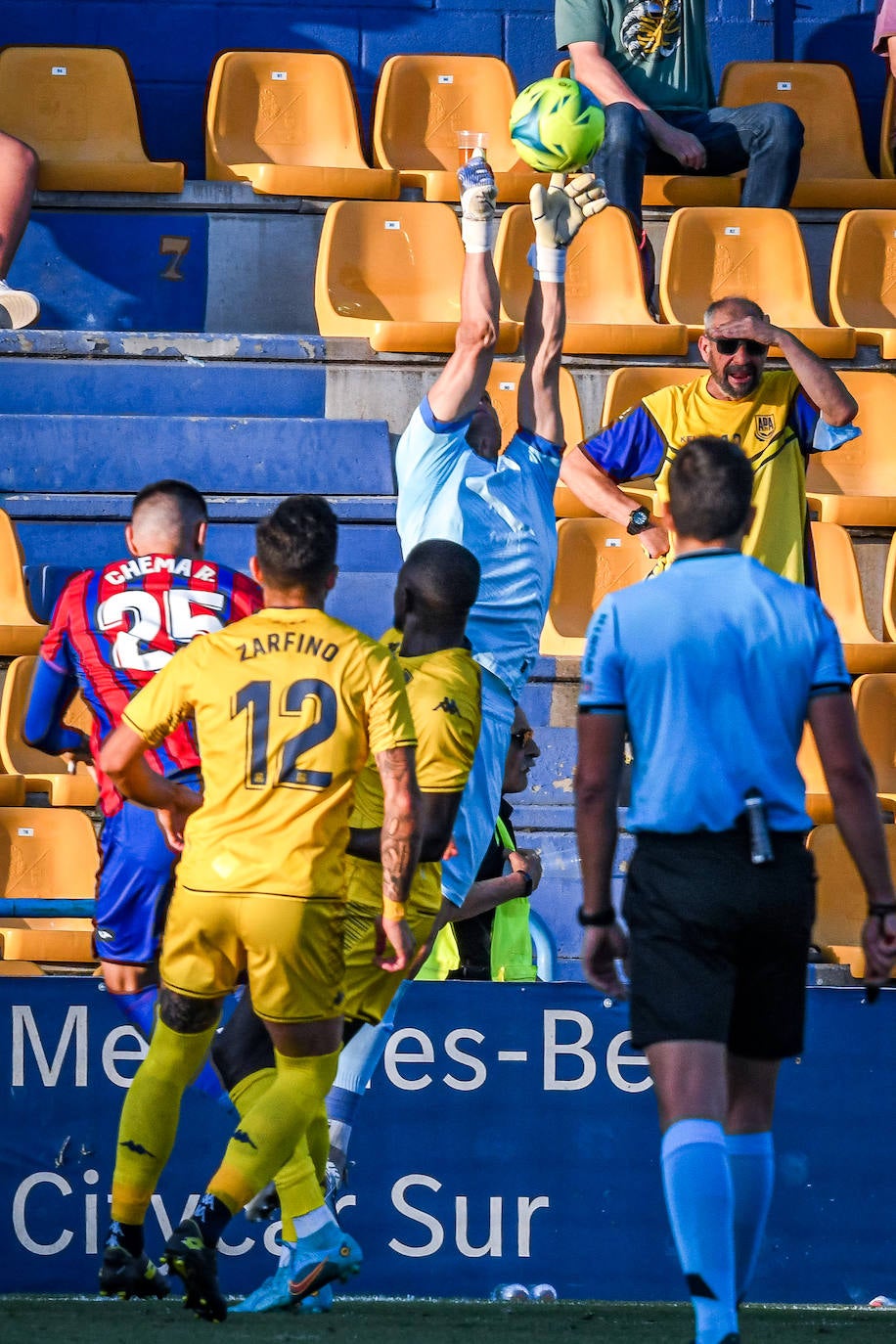 Fotos: Las imágenes del partido entre el Alcorcón y el Eibar