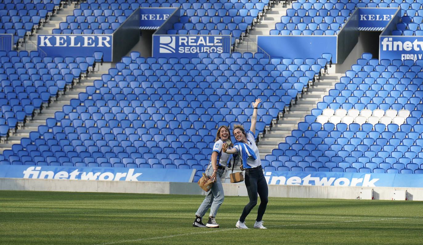 Fotos: Reconocimiento y una foto en el Reale Arena como recuerdo