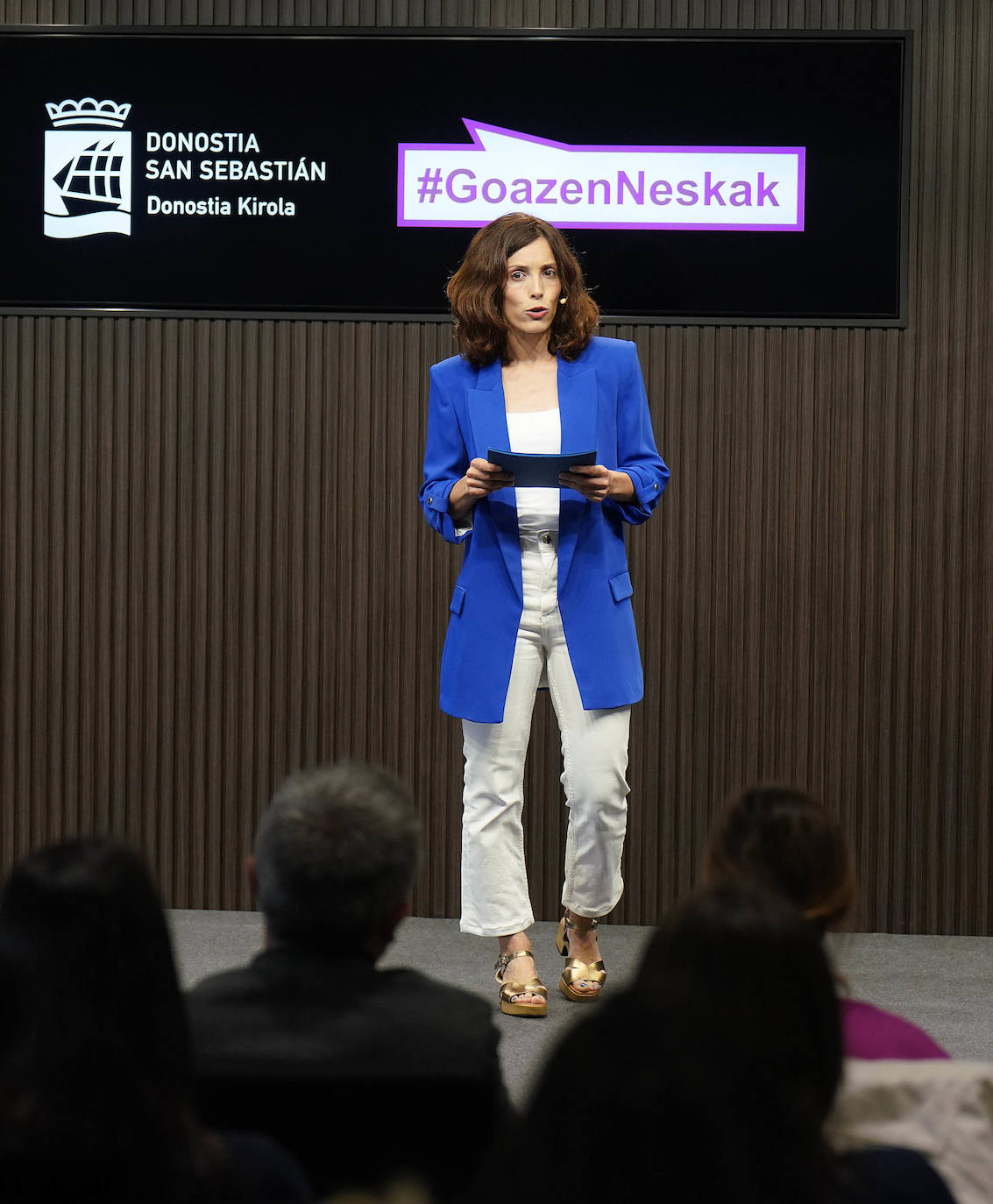 Fotos: Reconocimiento y una foto en el Reale Arena como recuerdo