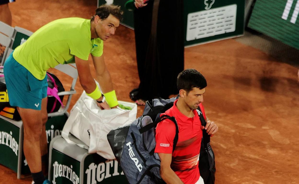 Djokovic abandona la pista tras el encuentro de cuartos de final.