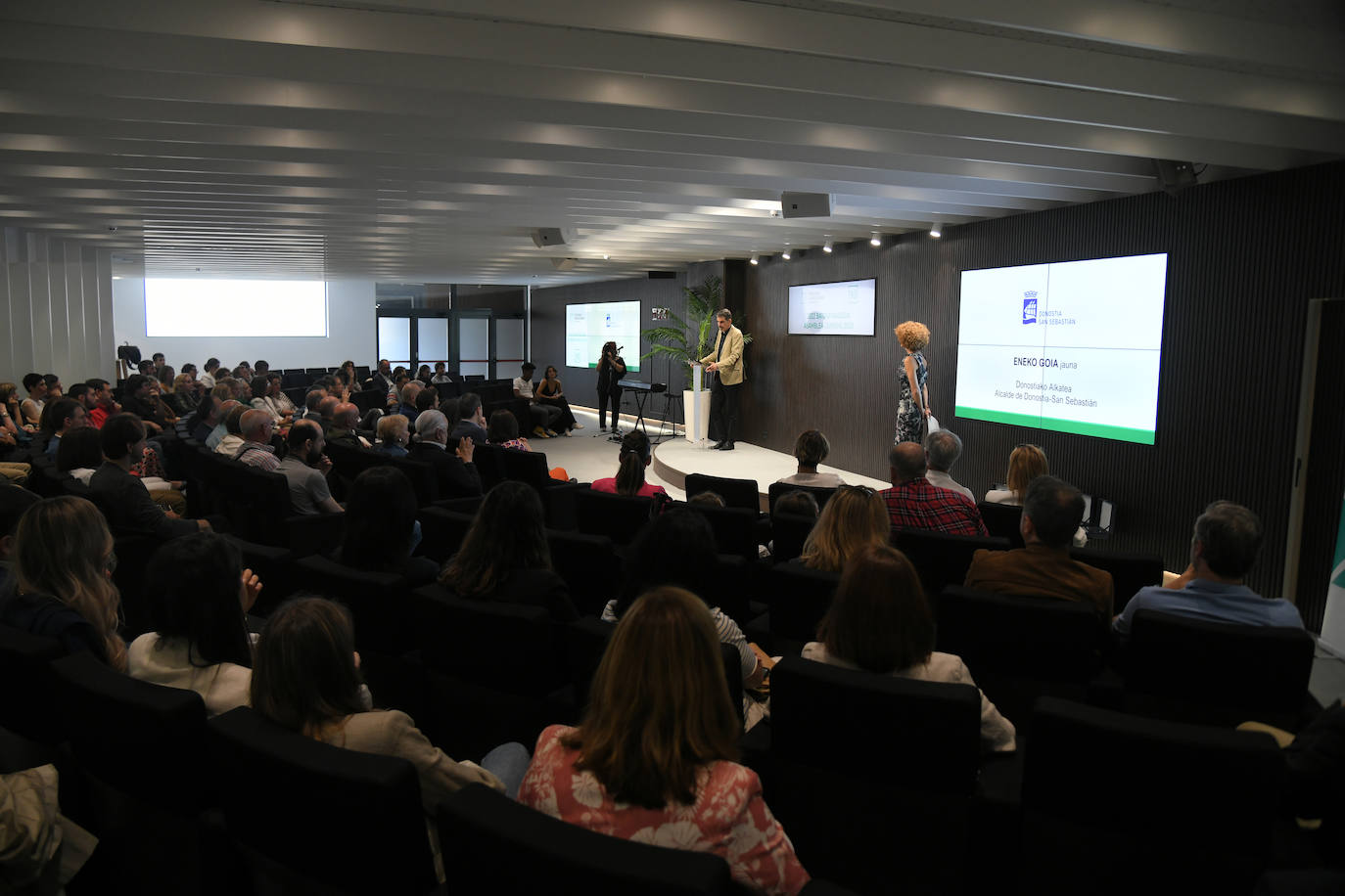 Fotos: La Federación Mercantil pide las instituciones «remar con el comercio en la misma dirección»