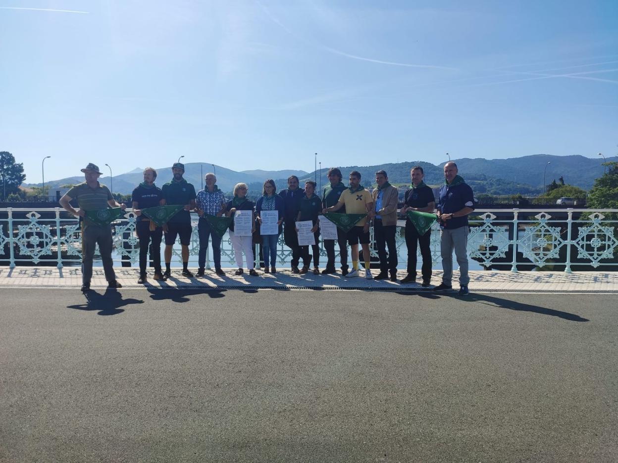 Presentación de la jornada con representantes municipales. 