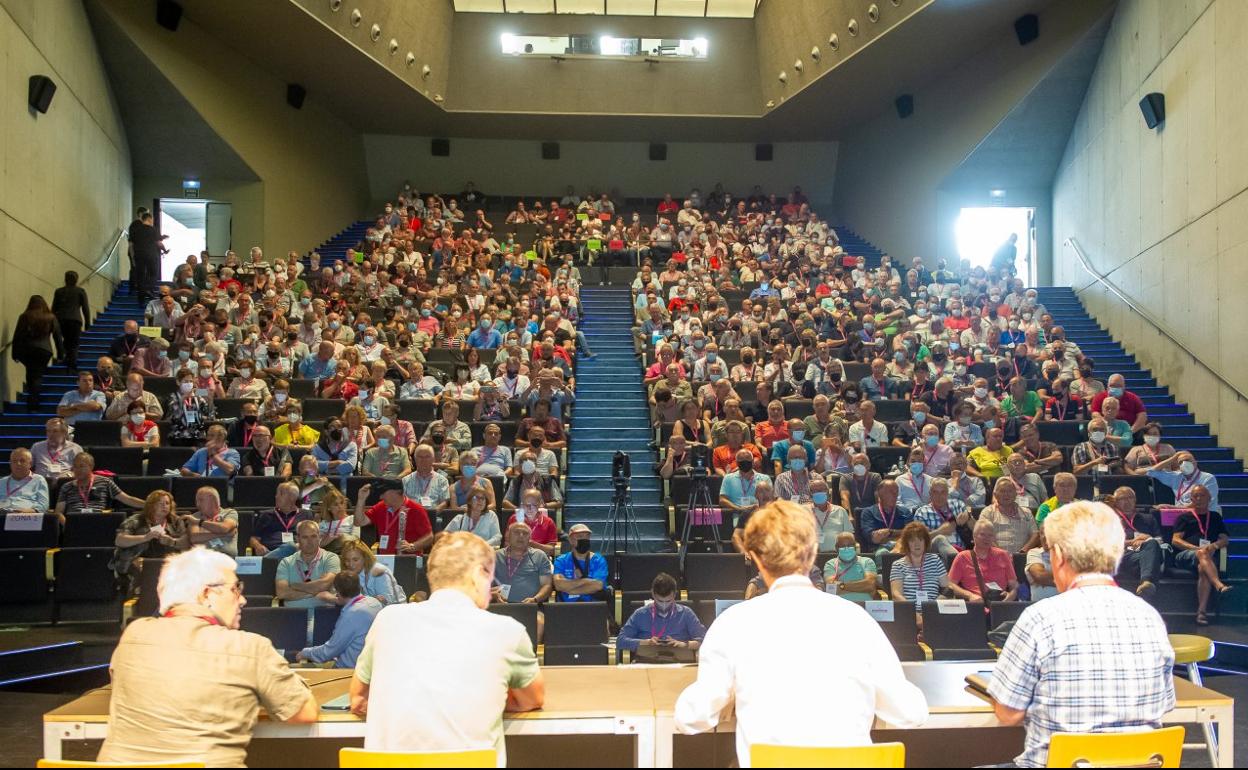 El letrado de Asufin y algunos afectados lideraron este lunes la reunión de afectados por Geroa en el Bastero Kulturgunea de Andoain. 