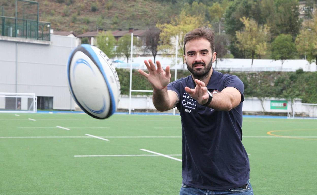 Iñigo Marotias deja de ser entrenador del Ampo Ordizia junto a Asier Pazos. 