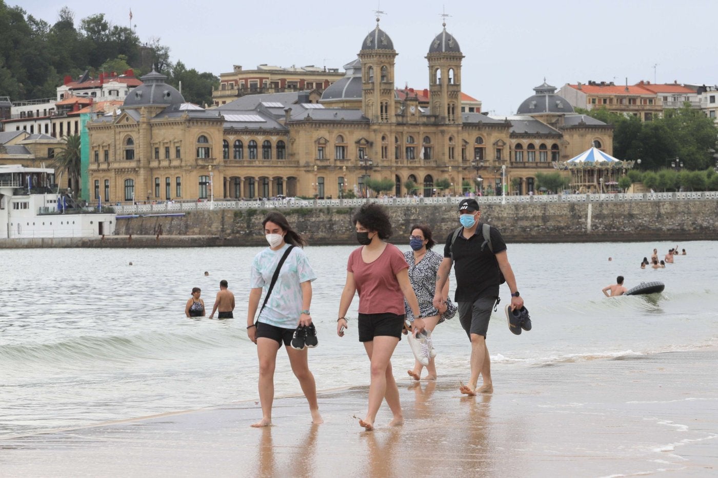 Parentesiak argazki bilduma propioa utzi du. Zer irudituko zaizkie etorkizuneko ikusleei? 