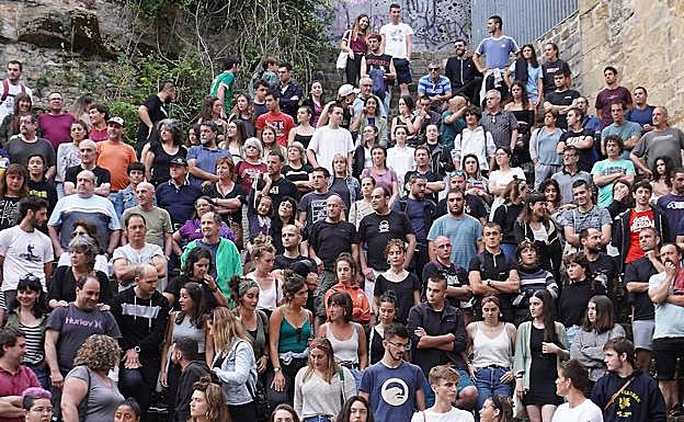 Los dos sectores de jóvenes radicales mantienen la tensión entre acusaciones