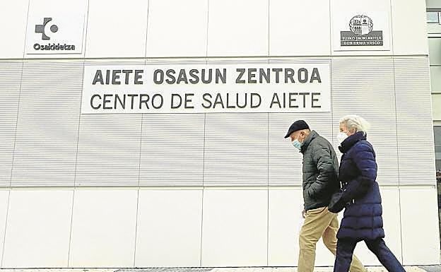 La falta de médicos en Atención Primaria amenaza con agravarse en Euskadi al tener el 27% más de 60 años