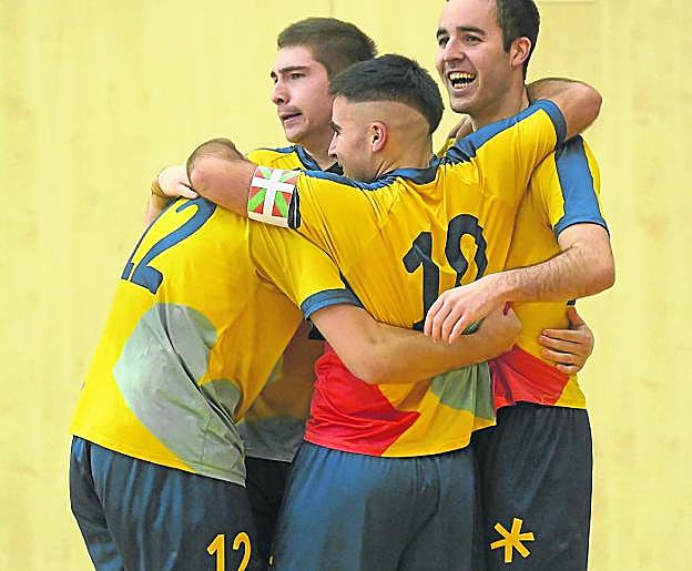 El Laskorain quiere volver a vivir un día de victoria esta tarde en Usabal. 