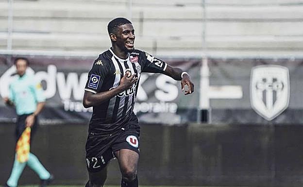 La Real Sociedad se mueve con Mohamed-Ali Cho en un mercado que empieza a calentar motores