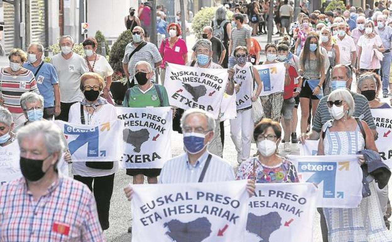 Marcha a favor del traslado de presos de ETA a Euskadi y Navarra.