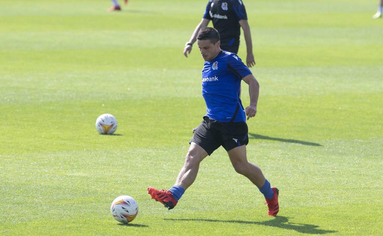 Luca Sangalli durante un entrenamiento con el Sanse en Zubieta esta temporada. 