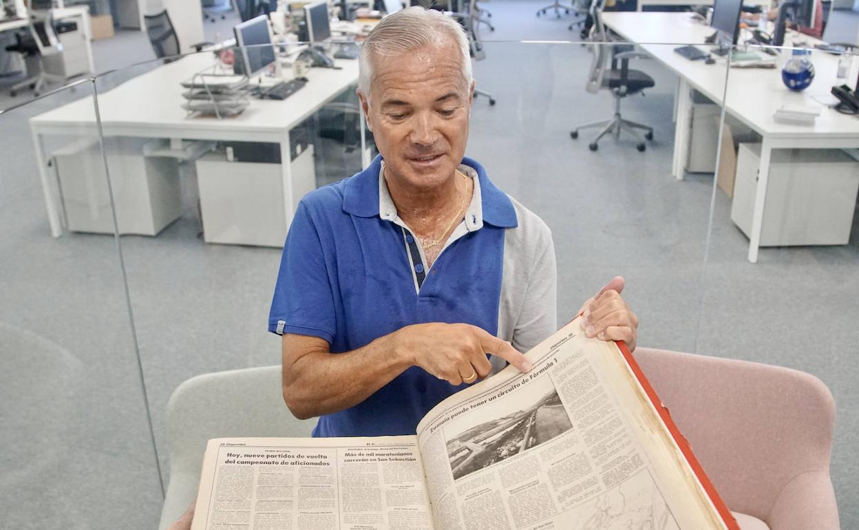 Pedro Soroeta señala el artículo publicado en septiembre de 1983 sobre la posibilidad de que Zumaia acogiera un circuito de Fórmula 1. 