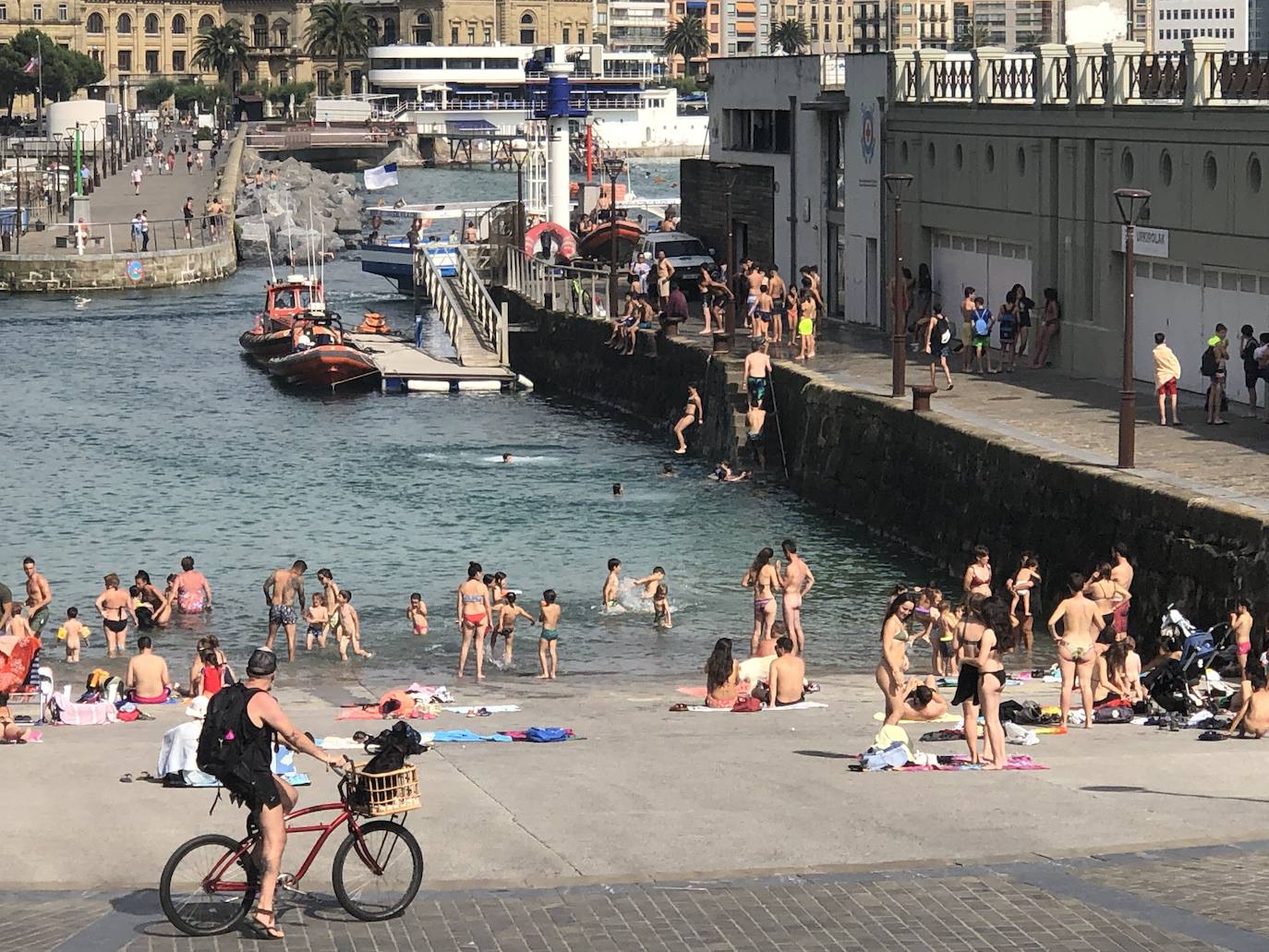 Fotos: Calor desde primera hora de la mañan