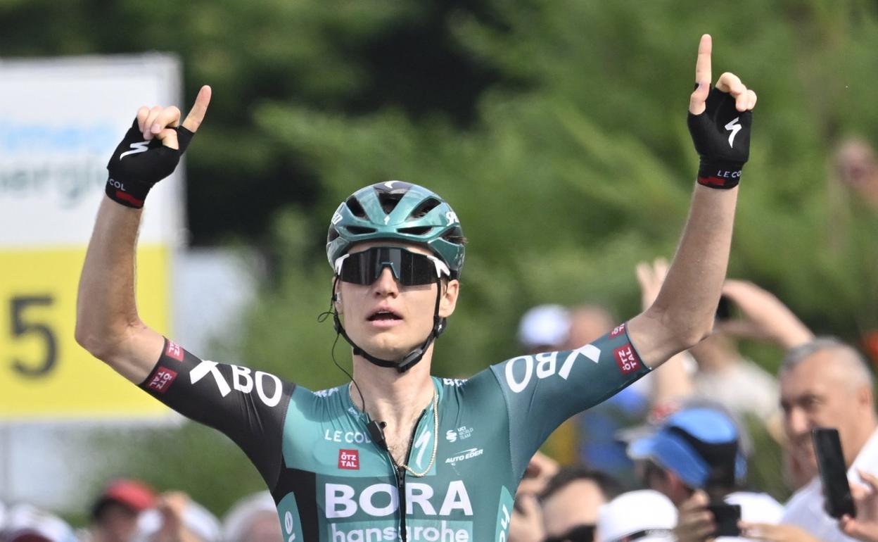 Vlasov celebra su victoria, ayer en Novazzano. 