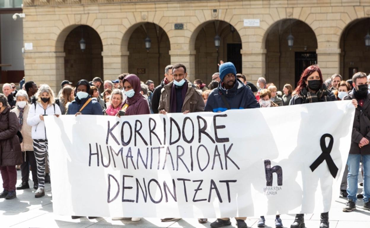 Foto de la concentración en el mes de abril.