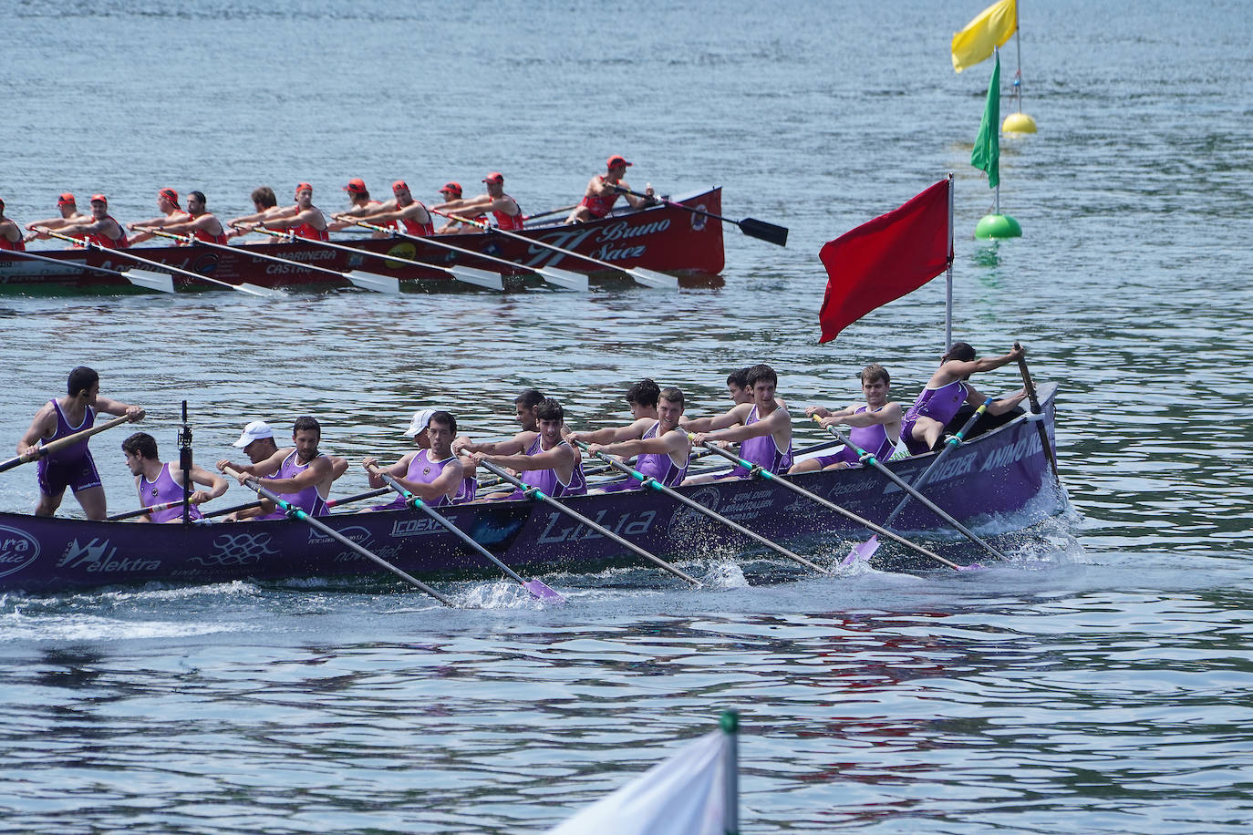Fotos: Primeras banderas para Arkote y Hondarribia