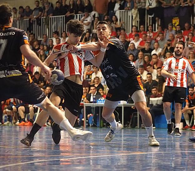 Choque de la fase de ascenso entre el Alcorta y el Sant Vicenç. 