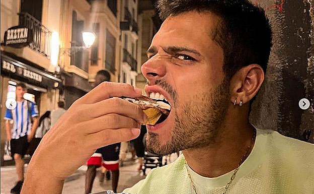 Lucas Velasco en la Parte Vieja donostiarra. 