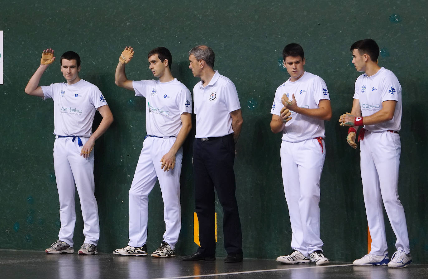 Fotos: Oiartzun pasa por encima de Azpeitia y se lleva el Interpueblos