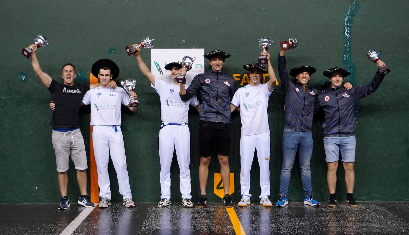 Fotos: Oiartzun pasa por encima de Azpeitia y se lleva el Interpueblos