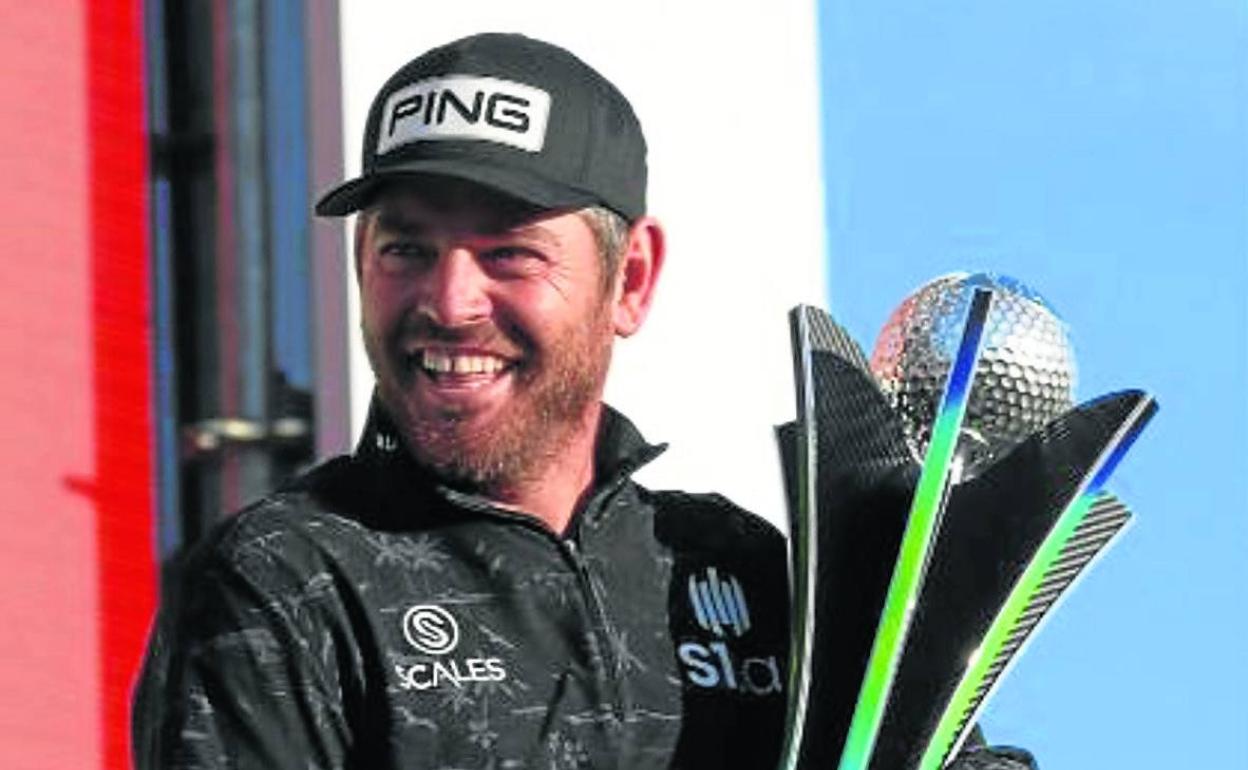 El ganador en la primera cita del LIV Golf, Louis Oosthuizen. 