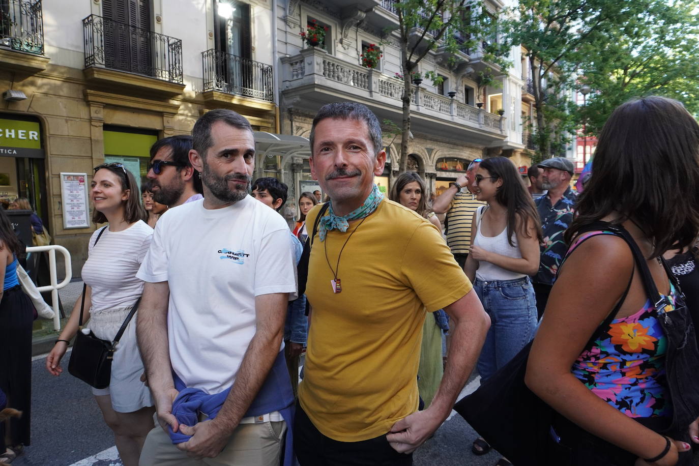 Fotos: Gipuzkoa arcoíris, entre la fiesta y la reivindicación